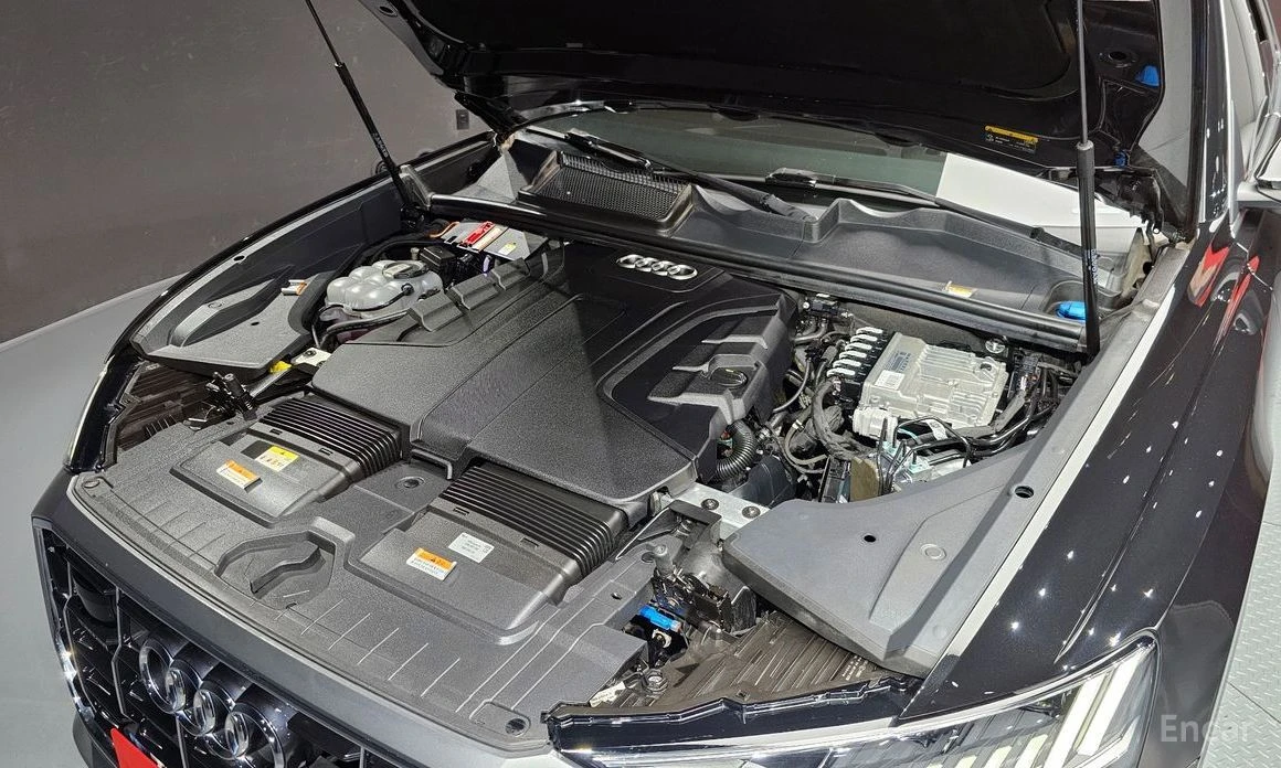 Audi Q8, снимка 6 - Автомобили и джипове - 53859546