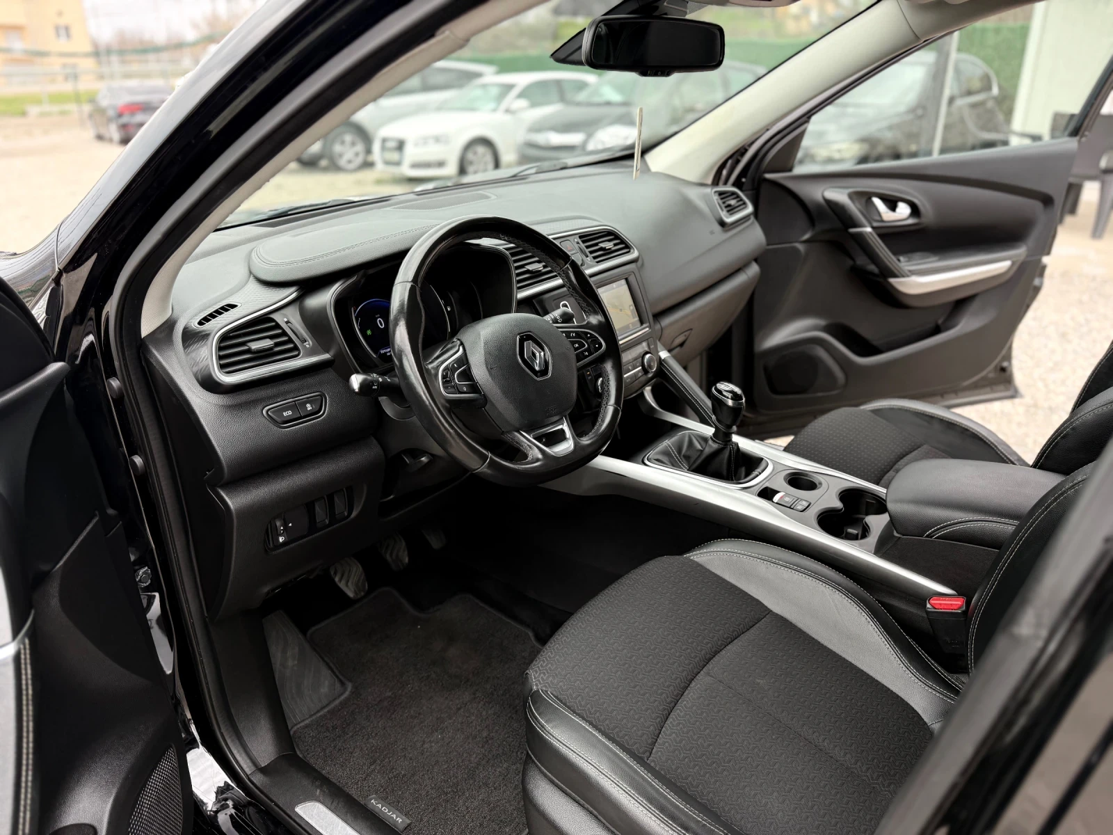 Renault Kadjar 1.5DCi Full-Led, снимка 9 - Автомобили и джипове - 54038459