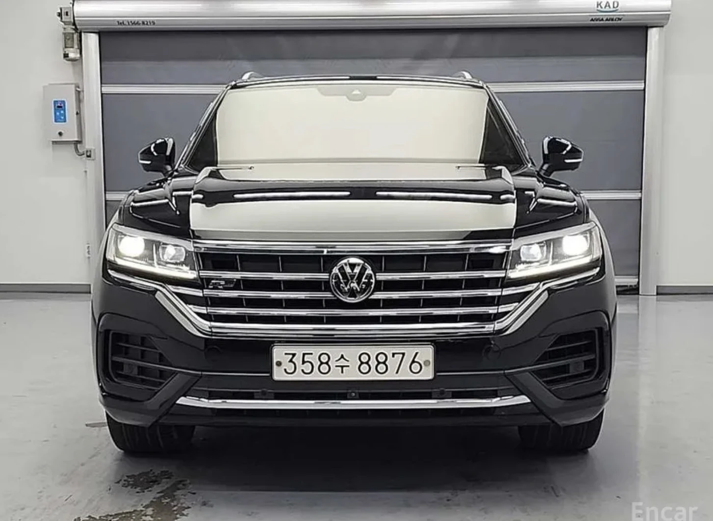 VW Touareg 3.0 TDI R-Line* Подгрев* Обдухване* Head up* 360 C, снимка 2 - Автомобили и джипове - 54129379