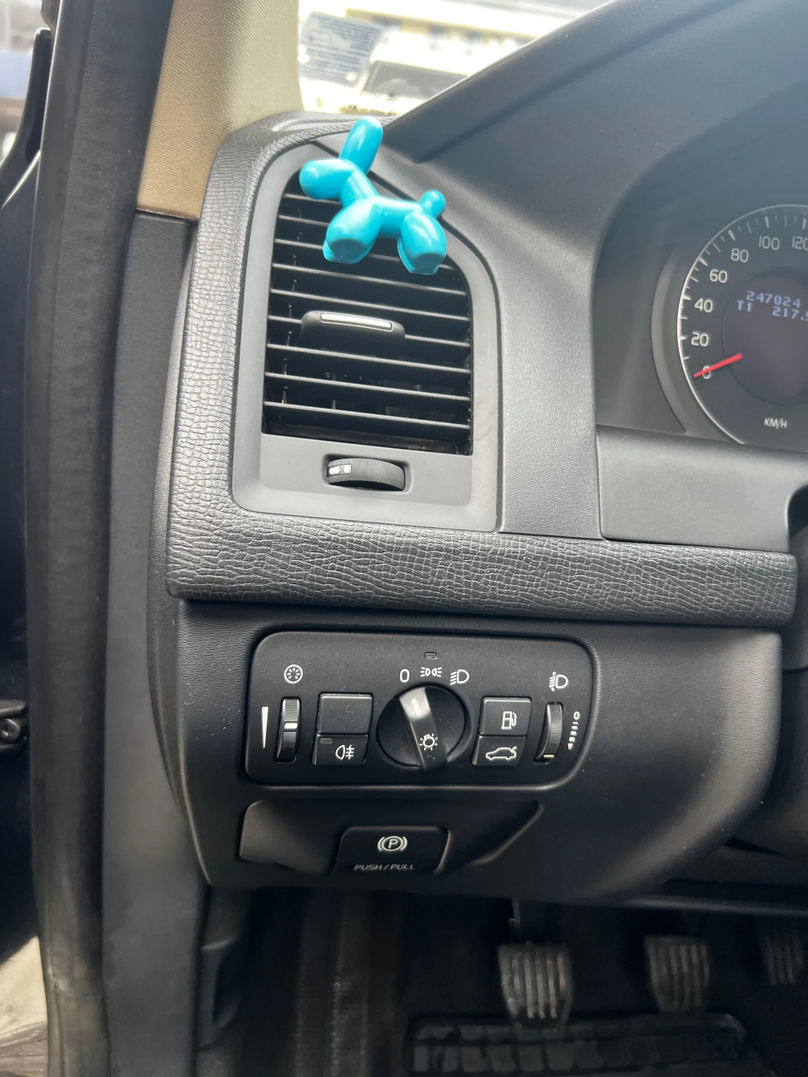 Volvo XC60, снимка 10 - Автомобили и джипове - 54312952