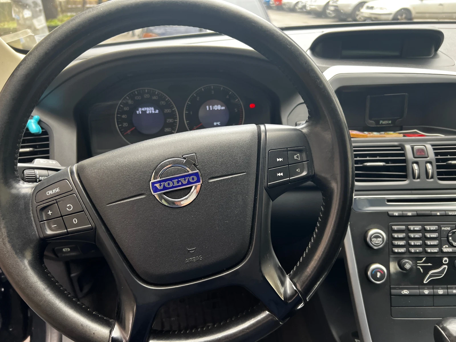 Volvo XC60, снимка 8 - Автомобили и джипове - 54312952