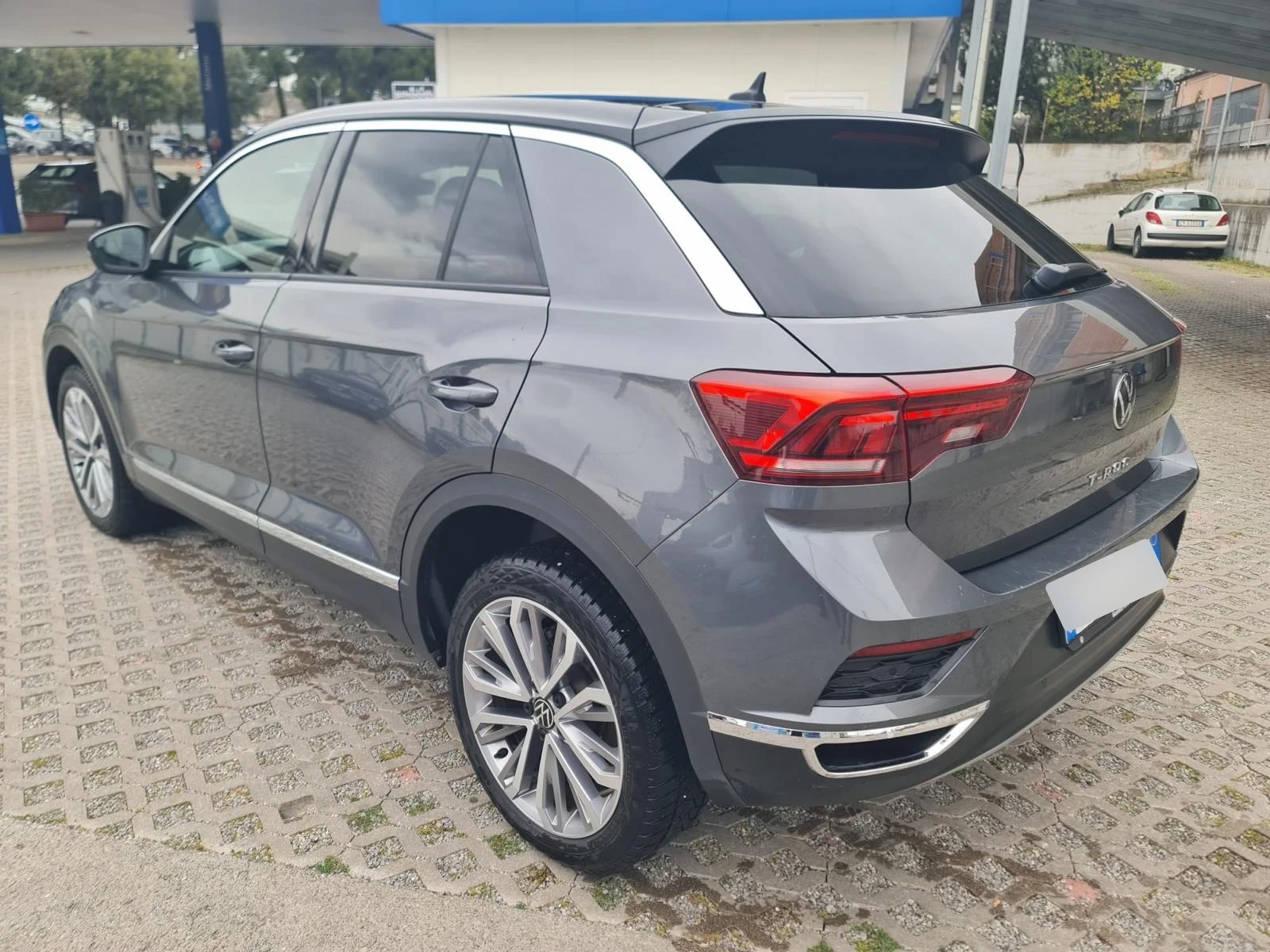 VW T-Roc 2.0 TDI SCR DSG Sport BlueMotion Technology, снимка 4 - Автомобили и джипове - 54414087