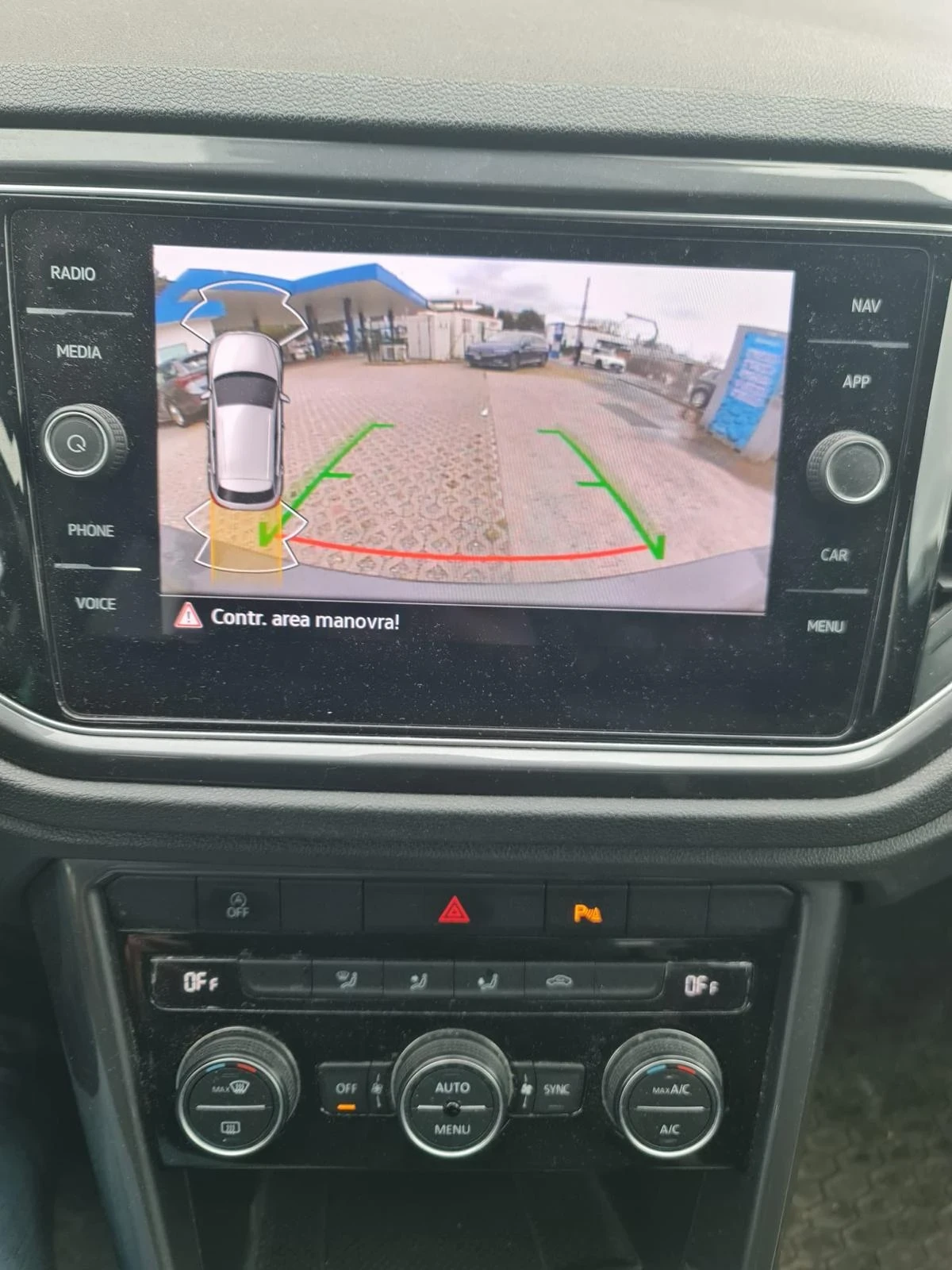 VW T-Roc 2.0 TDI SCR DSG Sport BlueMotion Technology, снимка 17 - Автомобили и джипове - 54414087