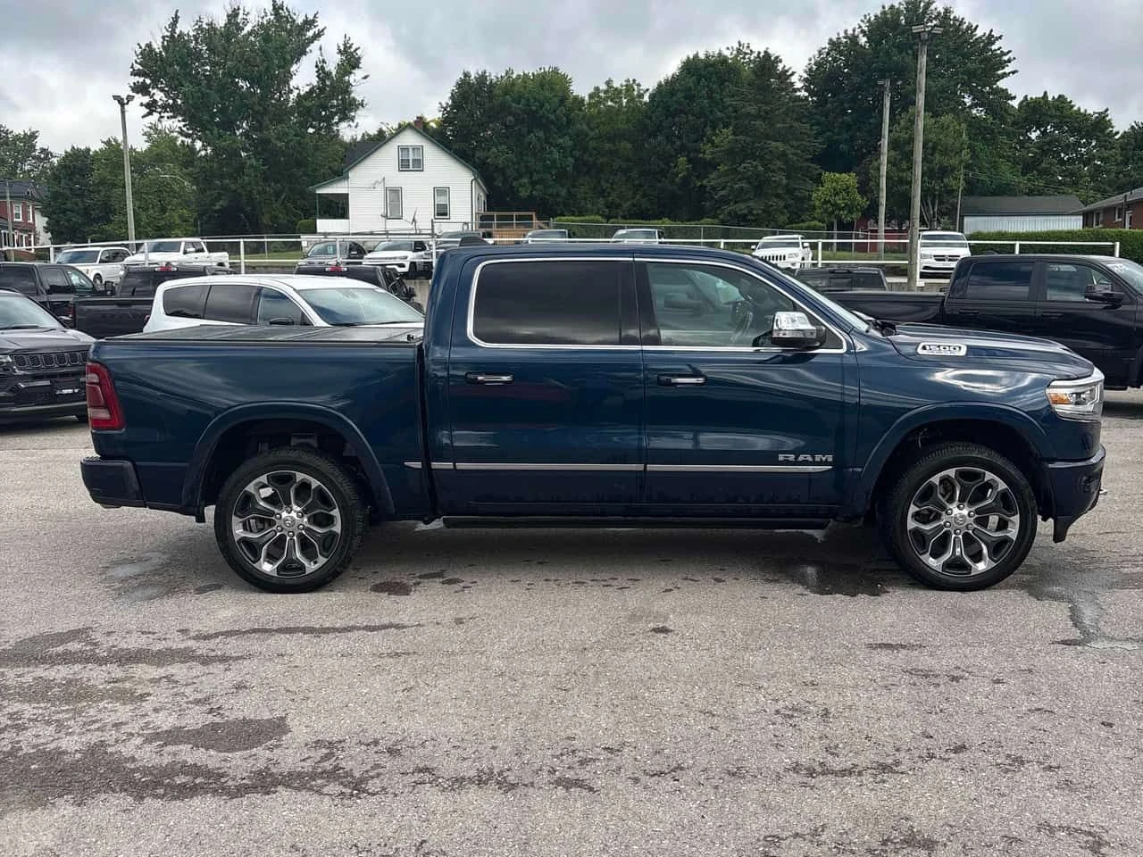 Dodge RAM 1500 * Limited * CARFAX * БЕЗ ПЪРВОНАЧАЛНА ВНОСКА, снимка 3 - Автомобили и джипове - 54841495