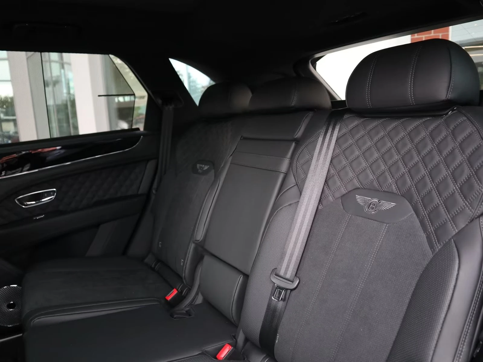 Bentley Bentayga S / V8 / NAIM / PANO / HUD / 360 / , снимка 17 - Автомобили и джипове - 55950860