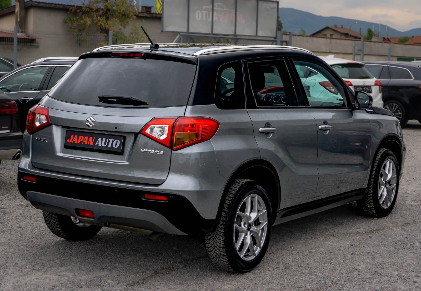 Suzuki Vitara 1.6 бензин ТОП! EXCLUSIVE! С ГАРАНЦИЯ! , снимка 4 - Автомобили и джипове - 56165675