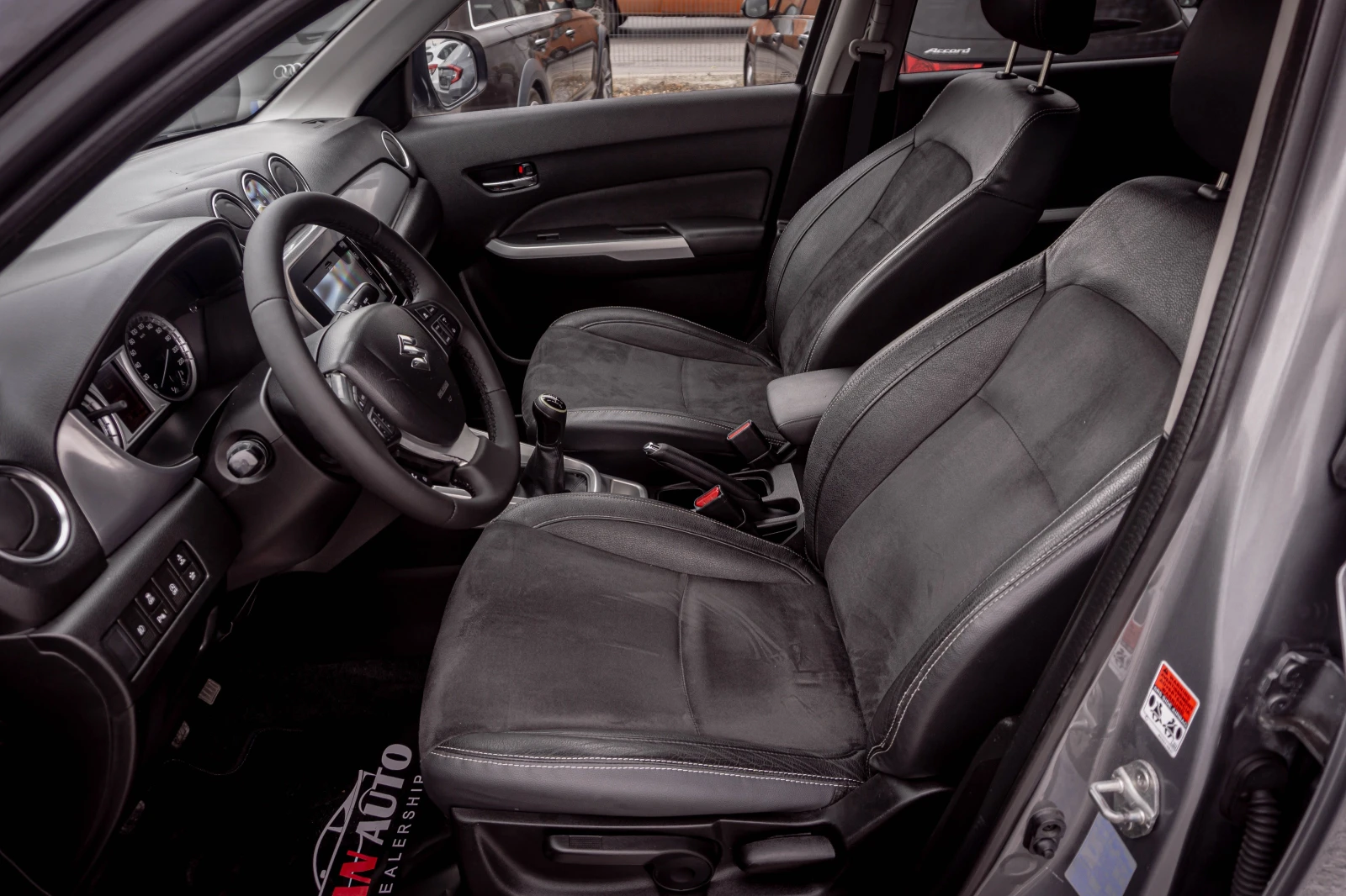 Suzuki Vitara 1.6 бензин ТОП! EXCLUSIVE! С ГАРАНЦИЯ! , снимка 10 - Автомобили и джипове - 56165675
