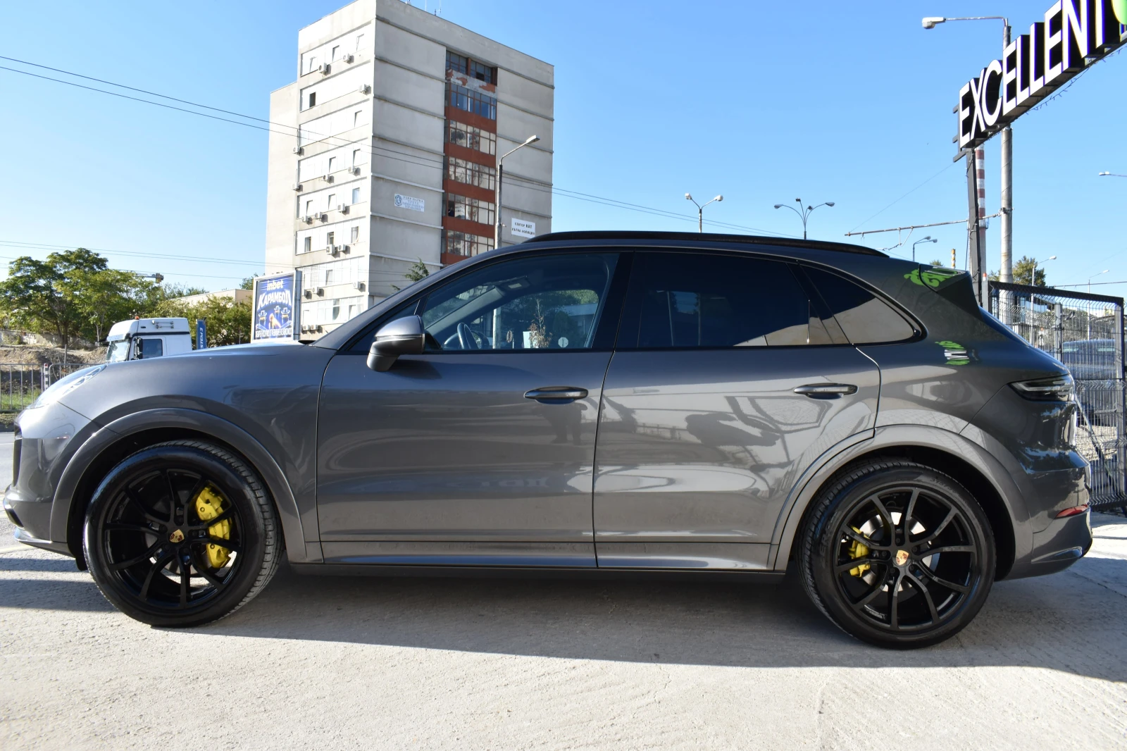 Porsche Cayenne 3.0i* FACELIFT* FULL, снимка 3 - Автомобили и джипове - 56323149