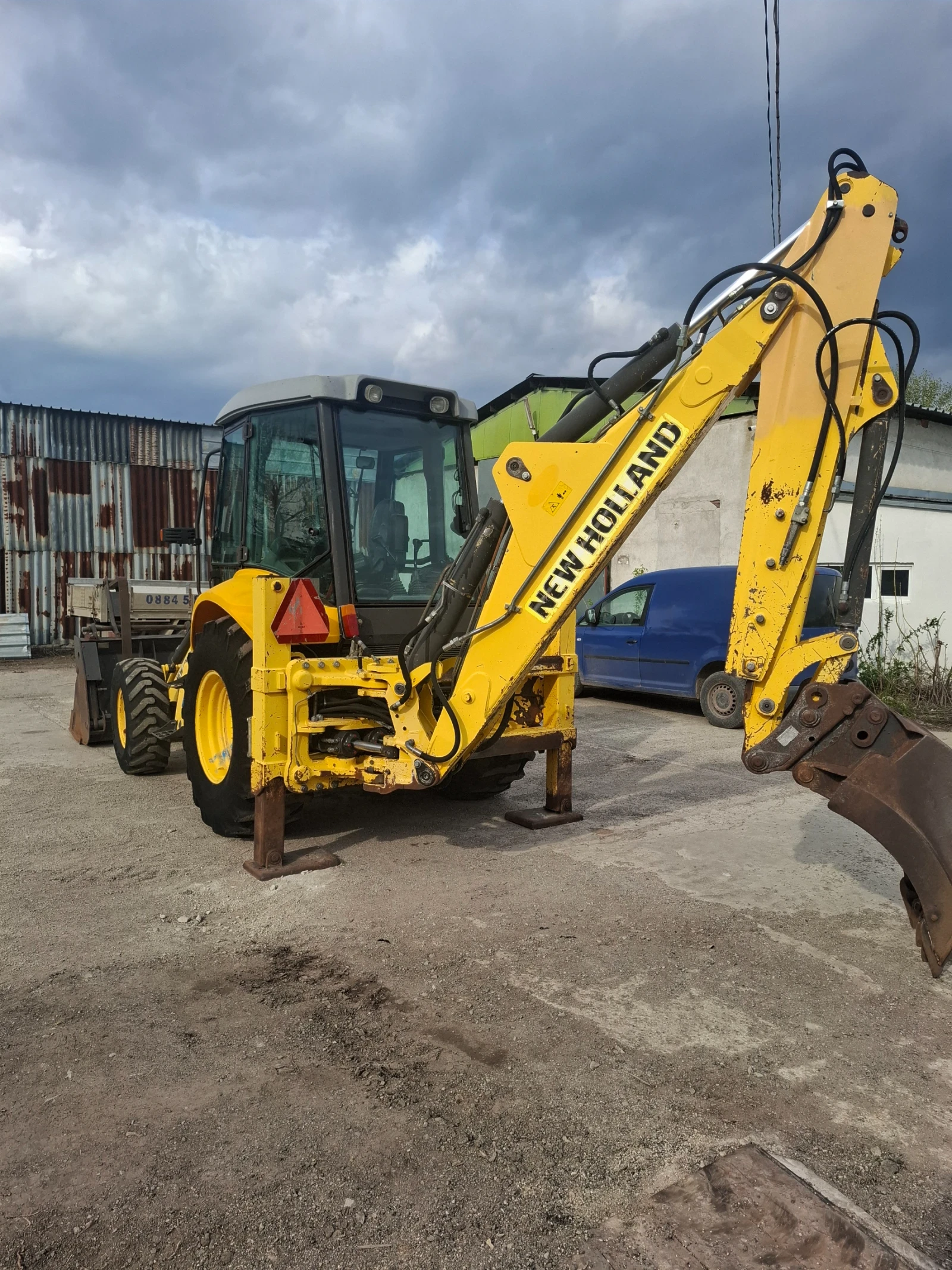 Багер New Holland LB110B - изображение 4