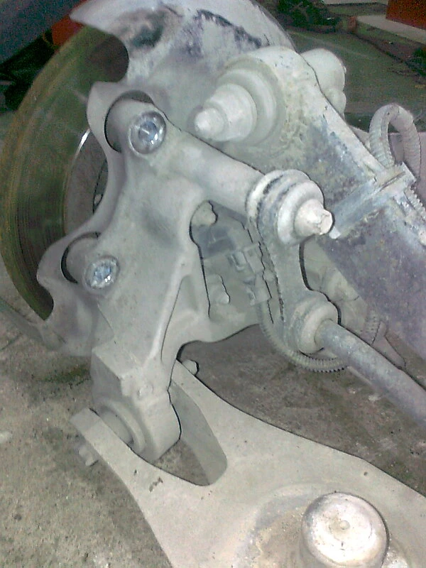 шенкел заден ляв за Сааб 9-3 седан