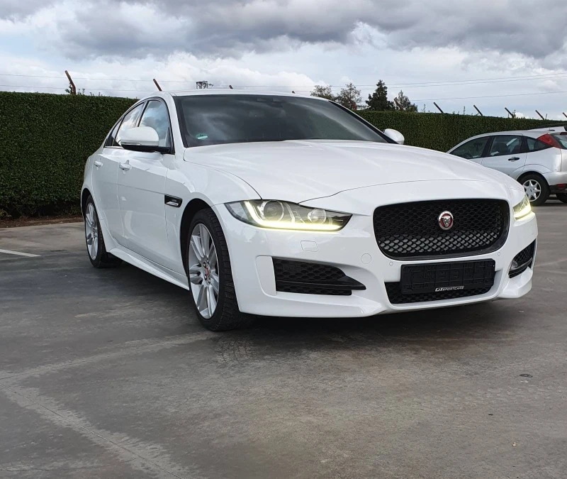 Jaguar XE 2.0T R Sport, снимка 2 - Автомобили и джипове - 42960773