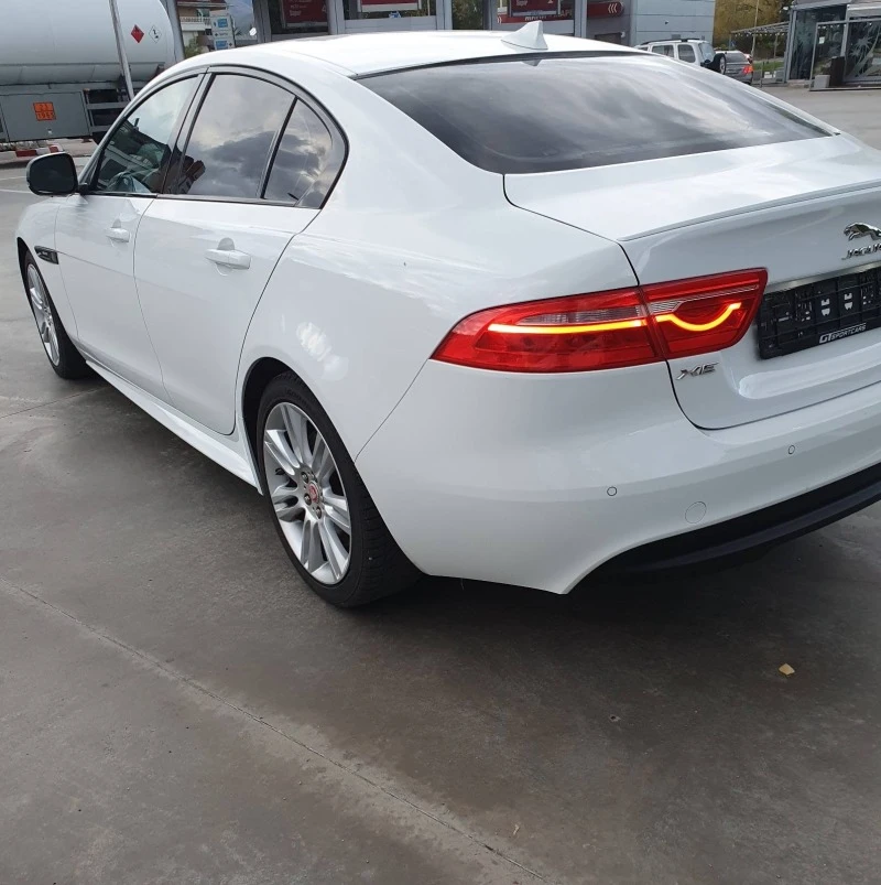 Jaguar XE 2.0T R Sport, снимка 8 - Автомобили и джипове - 42960773