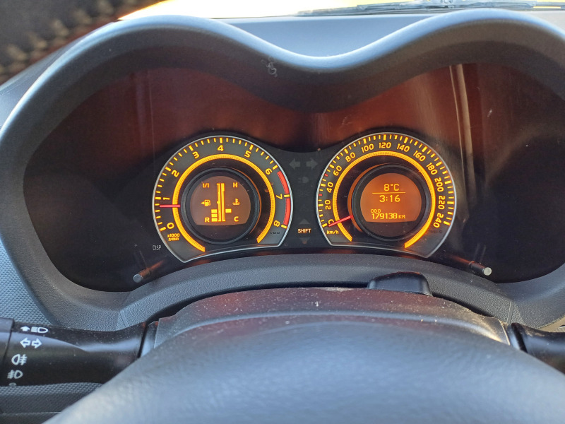 Toyota Auris 1.33 VVTI, снимка 10 - Автомобили и джипове - 46017567