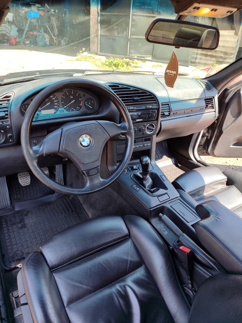 BMW 320 i LPG, снимка 10 - Автомобили и джипове - 45236612