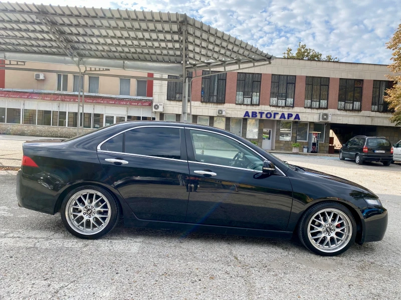 Honda Accord 2.0i-VTEC-155kc-НАВИ-КОЖА-СПОРТ, снимка 4 - Автомобили и джипове - 47602532