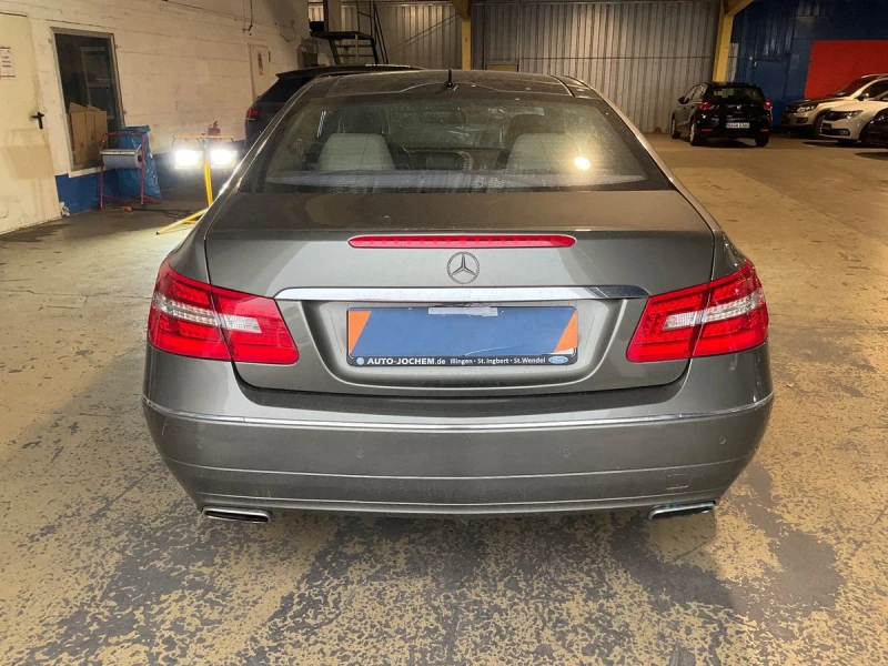 Mercedes-Benz E 500, снимка 2 - Автомобили и джипове - 48569649