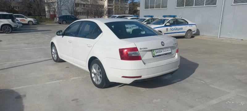 Skoda Octavia 1, 6 TDI , снимка 8 - Автомобили и джипове - 48618510