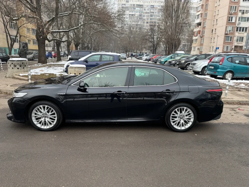 Toyota Camry Hybrid Elegance, снимка 7 - Автомобили и джипове - 48717985