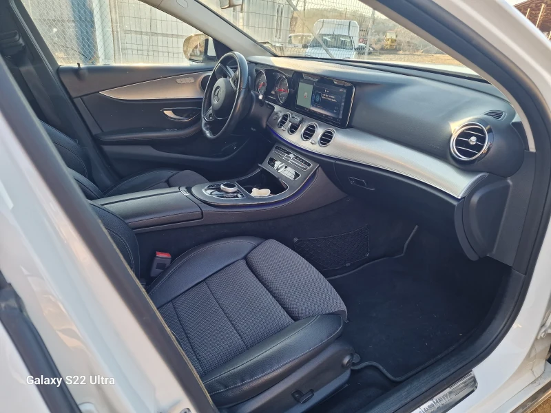 Mercedes-Benz E 220, снимка 7 - Автомобили и джипове - 48783453