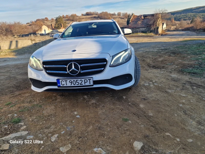 Mercedes-Benz E 220, снимка 3 - Автомобили и джипове - 48783453