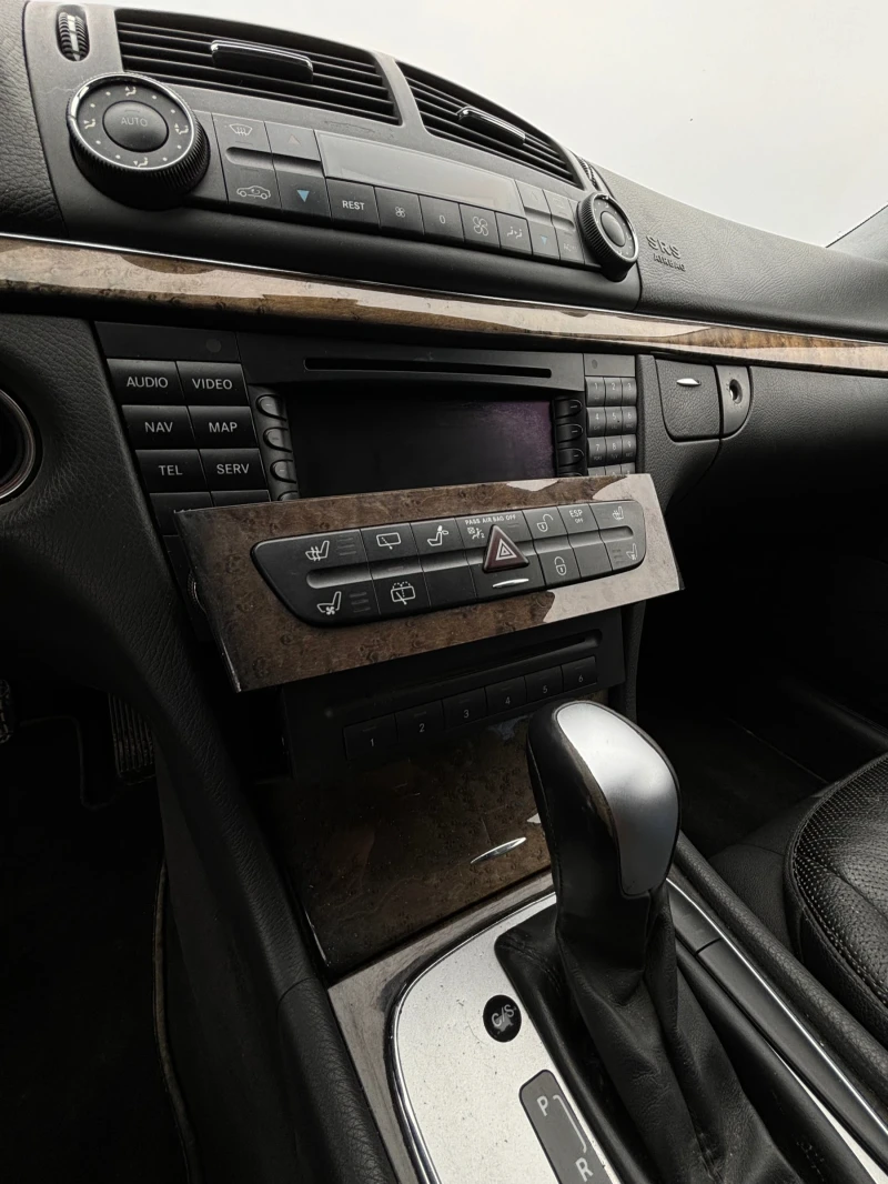 Mercedes-Benz E 500 V8 4x4 AirMatic, снимка 10 - Автомобили и джипове - 52589089