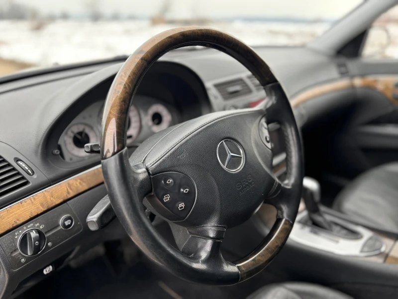 Mercedes-Benz E 500 V8 4x4 AirMatic, снимка 8 - Автомобили и джипове - 52589089