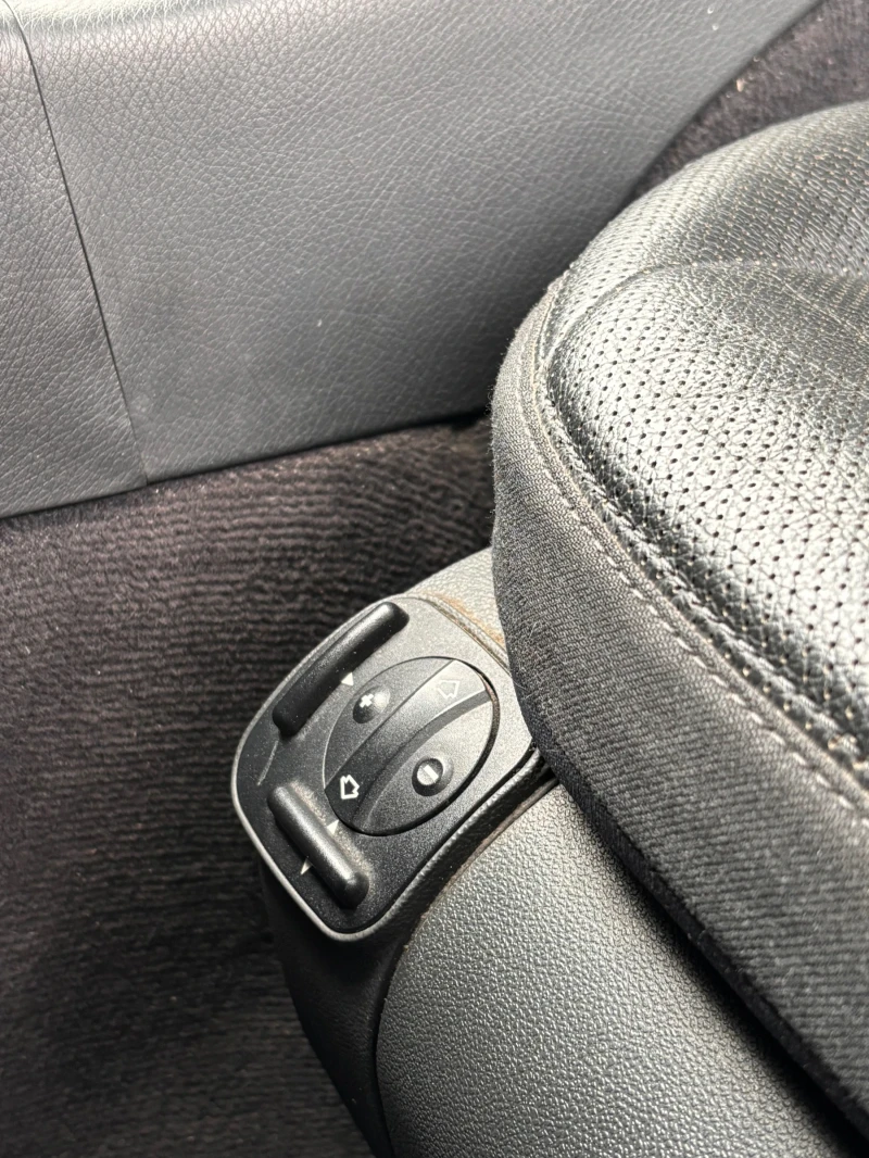 Mercedes-Benz E 500 V8 4x4 AirMatic, снимка 9 - Автомобили и джипове - 52589089