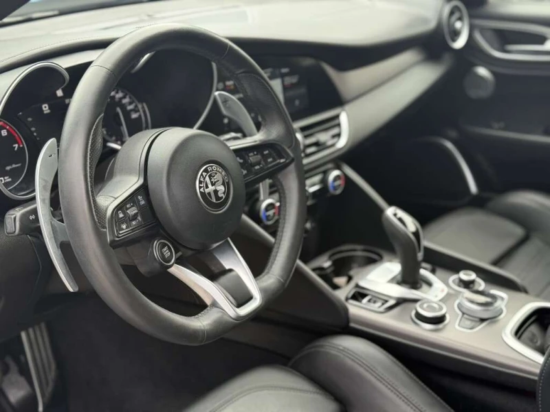 Alfa Romeo Giulia * CARFAX * ЦЕНА ДО БГ, снимка 8 - Автомобили и джипове - 53214890