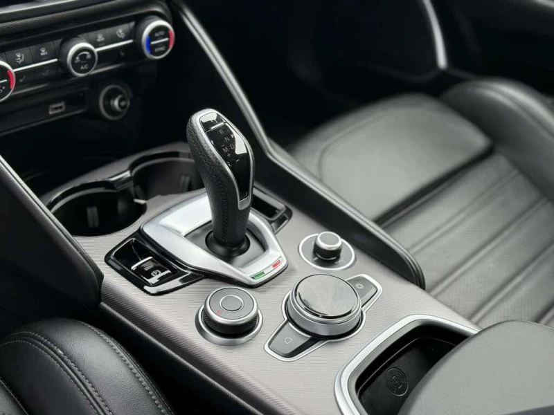 Alfa Romeo Giulia * CARFAX * ЦЕНА ДО БГ, снимка 11 - Автомобили и джипове - 53214890