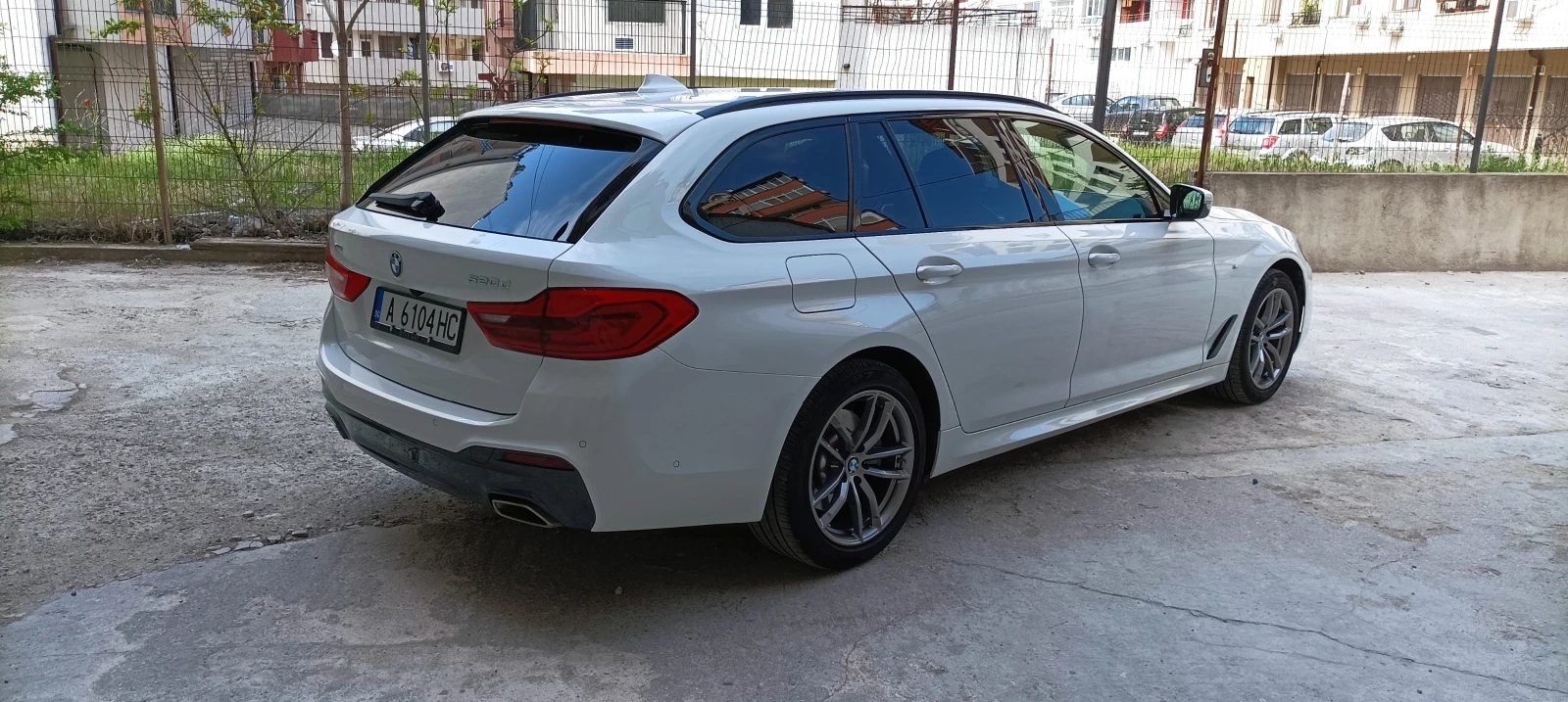 BMW 520 d xDrive, Комби, М пакет - изображение 3