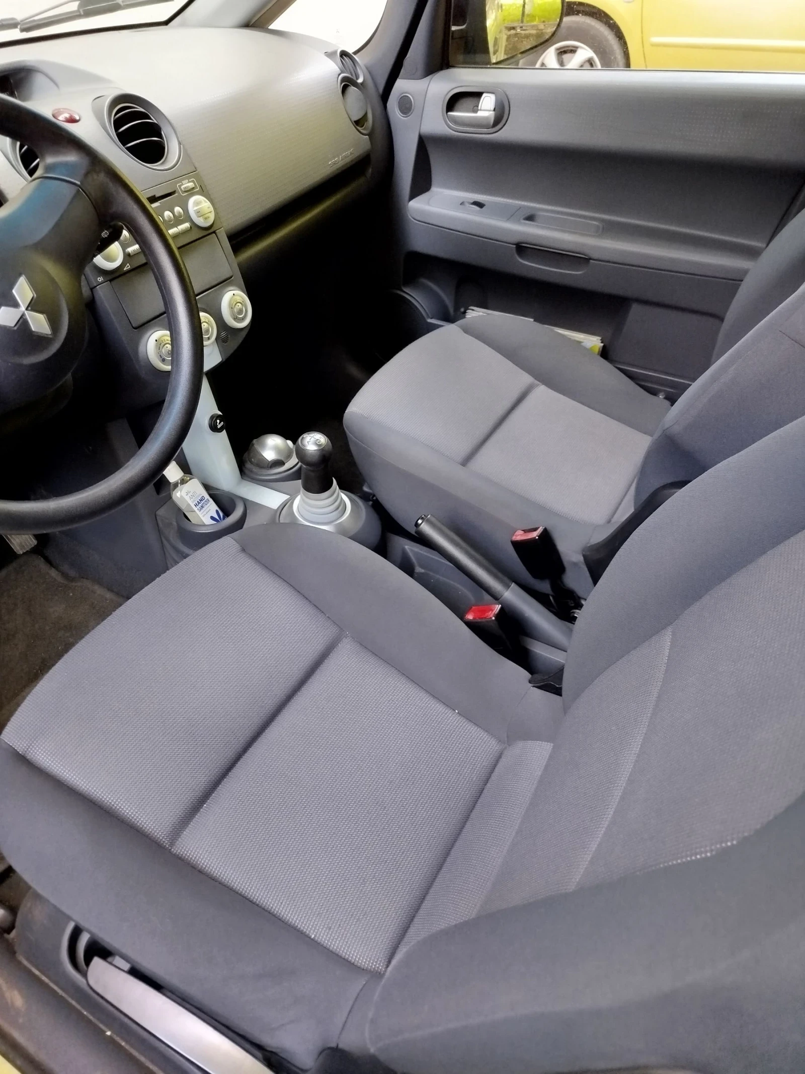 Mitsubishi Colt Миниван  - изображение 3