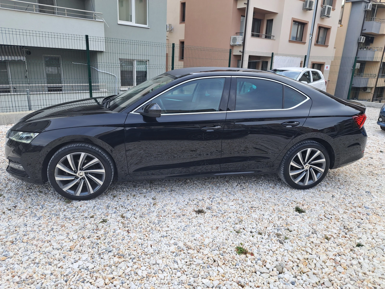 Skoda Octavia 2.0TDi 150к.с DSG Style Plus - изображение 8