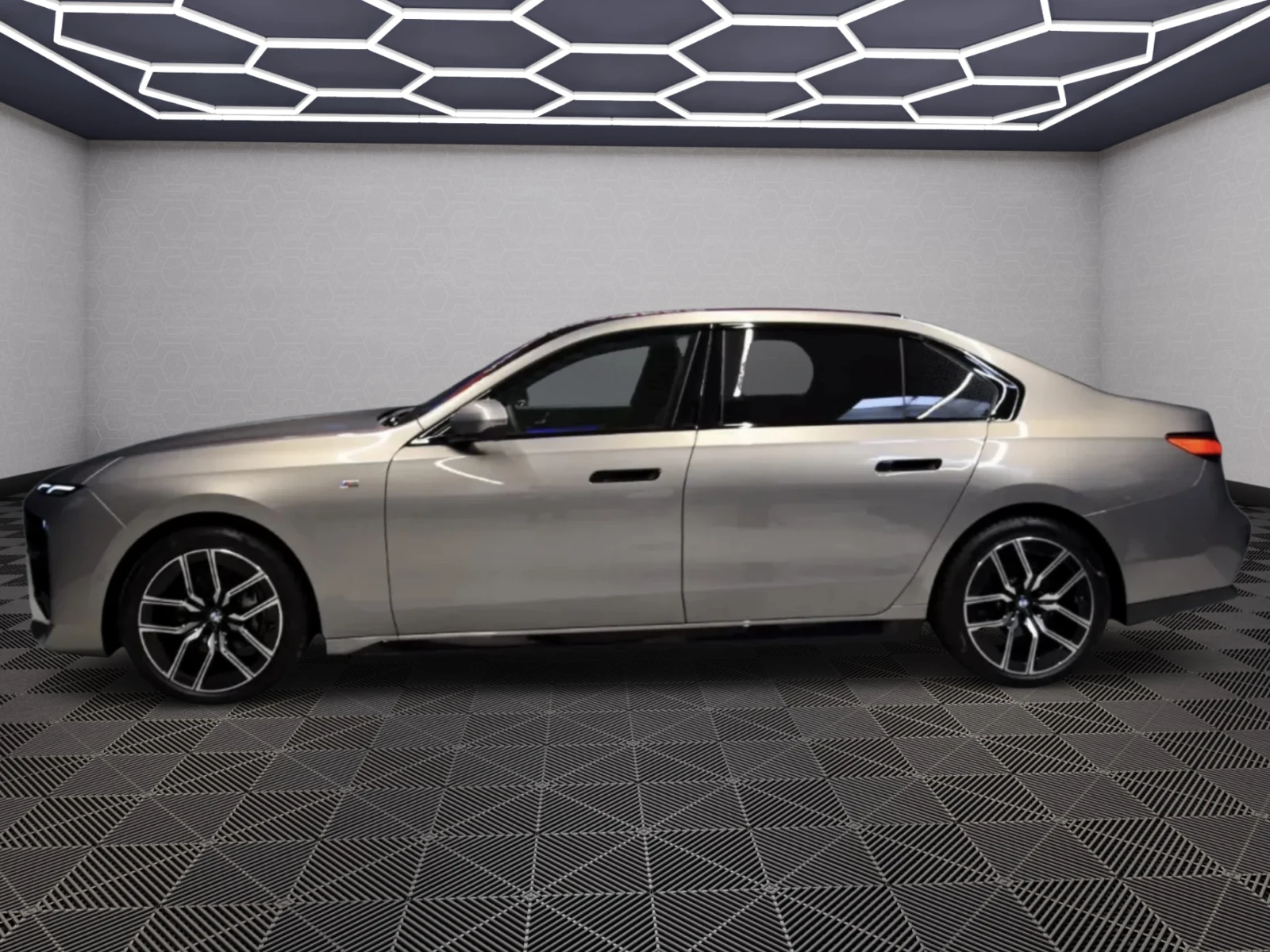 BMW 740  - изображение 6