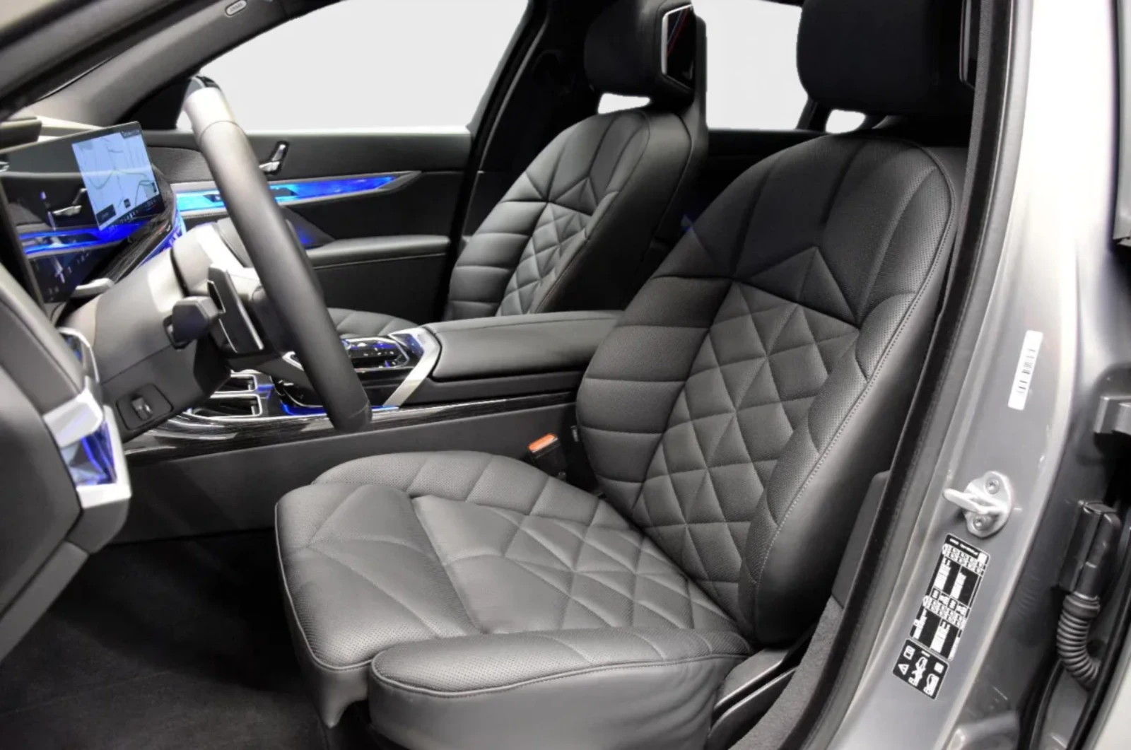 BMW 740  - изображение 7