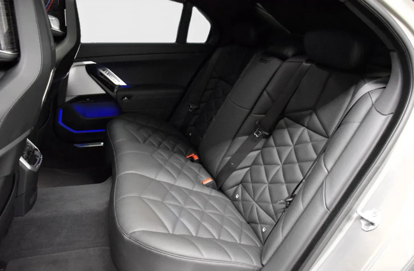 BMW 740  - изображение 9