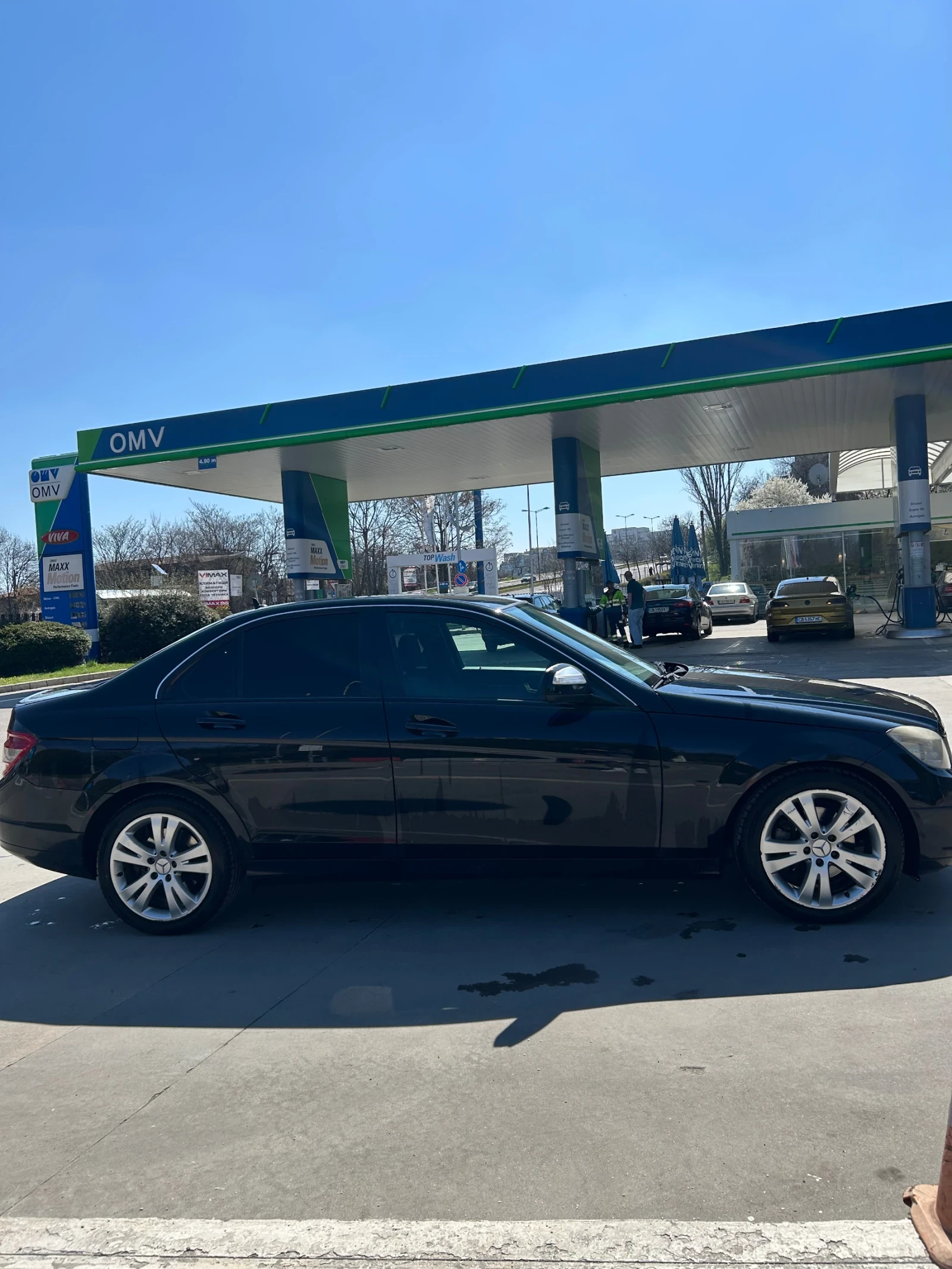 Mercedes-Benz C 220, снимка 2 - Автомобили и джипове - 54102576