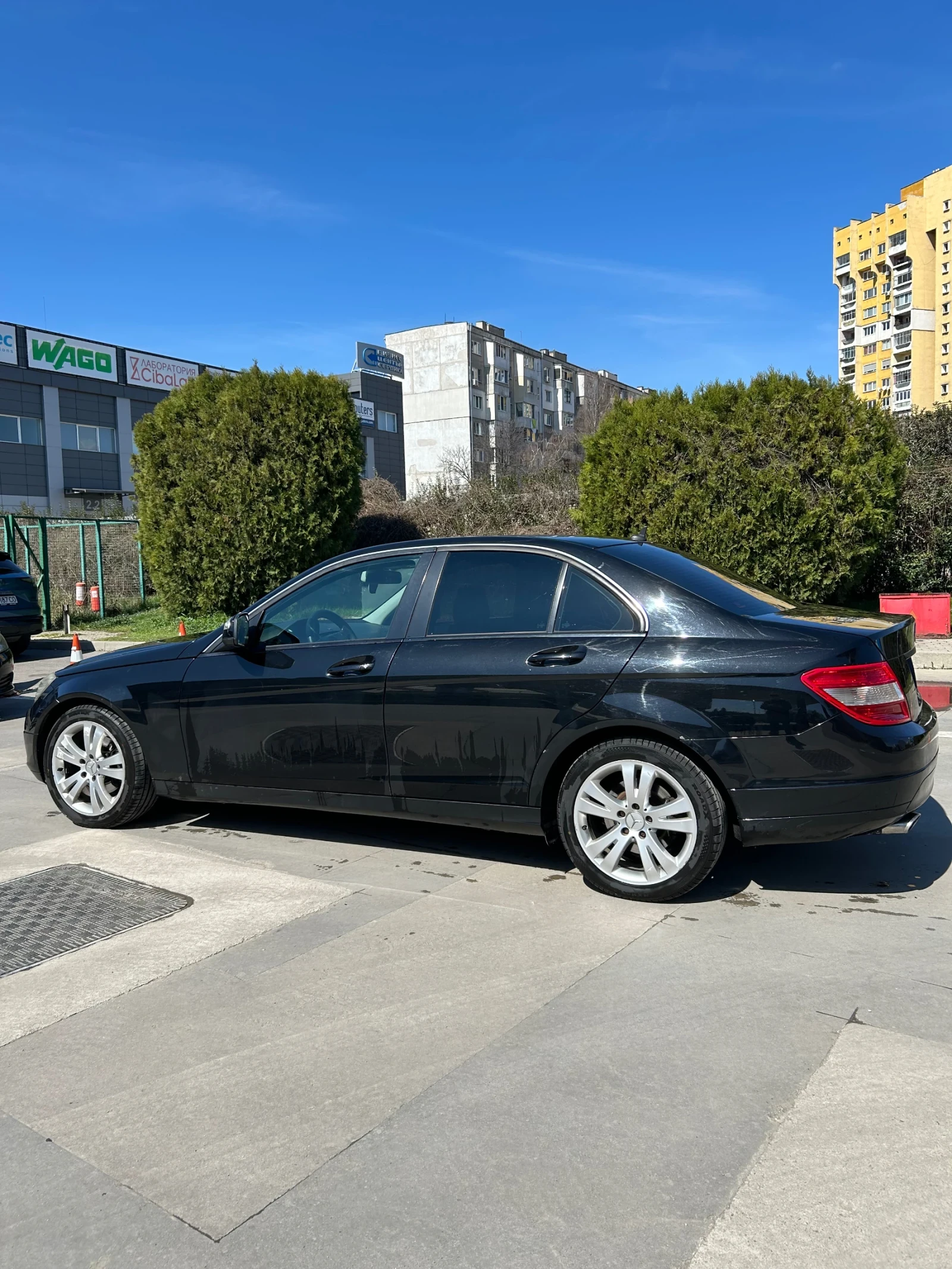 Mercedes-Benz C 220, снимка 6 - Автомобили и джипове - 54102576