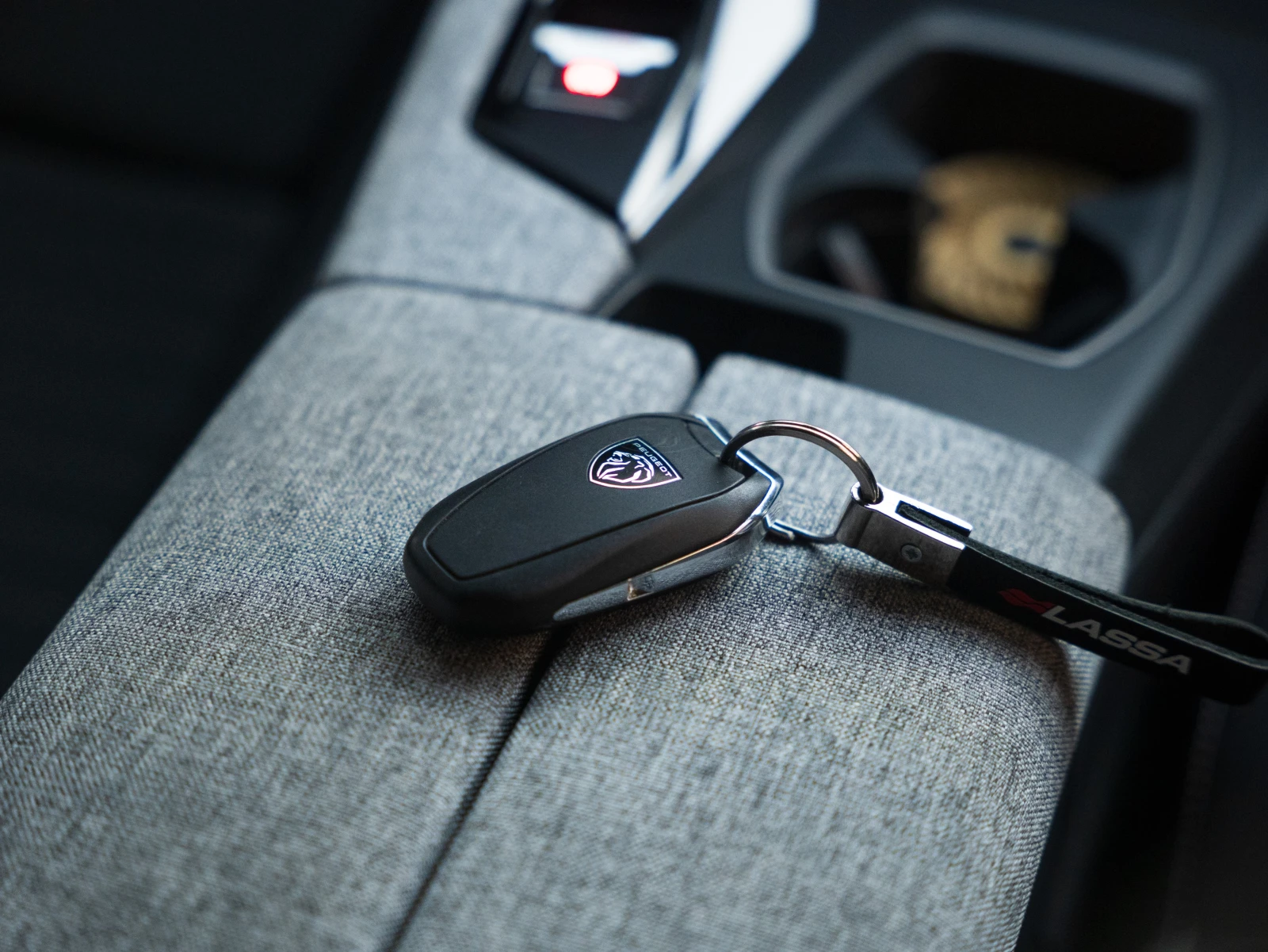 Peugeot 3008, снимка 7 - Автомобили и джипове - 54242434