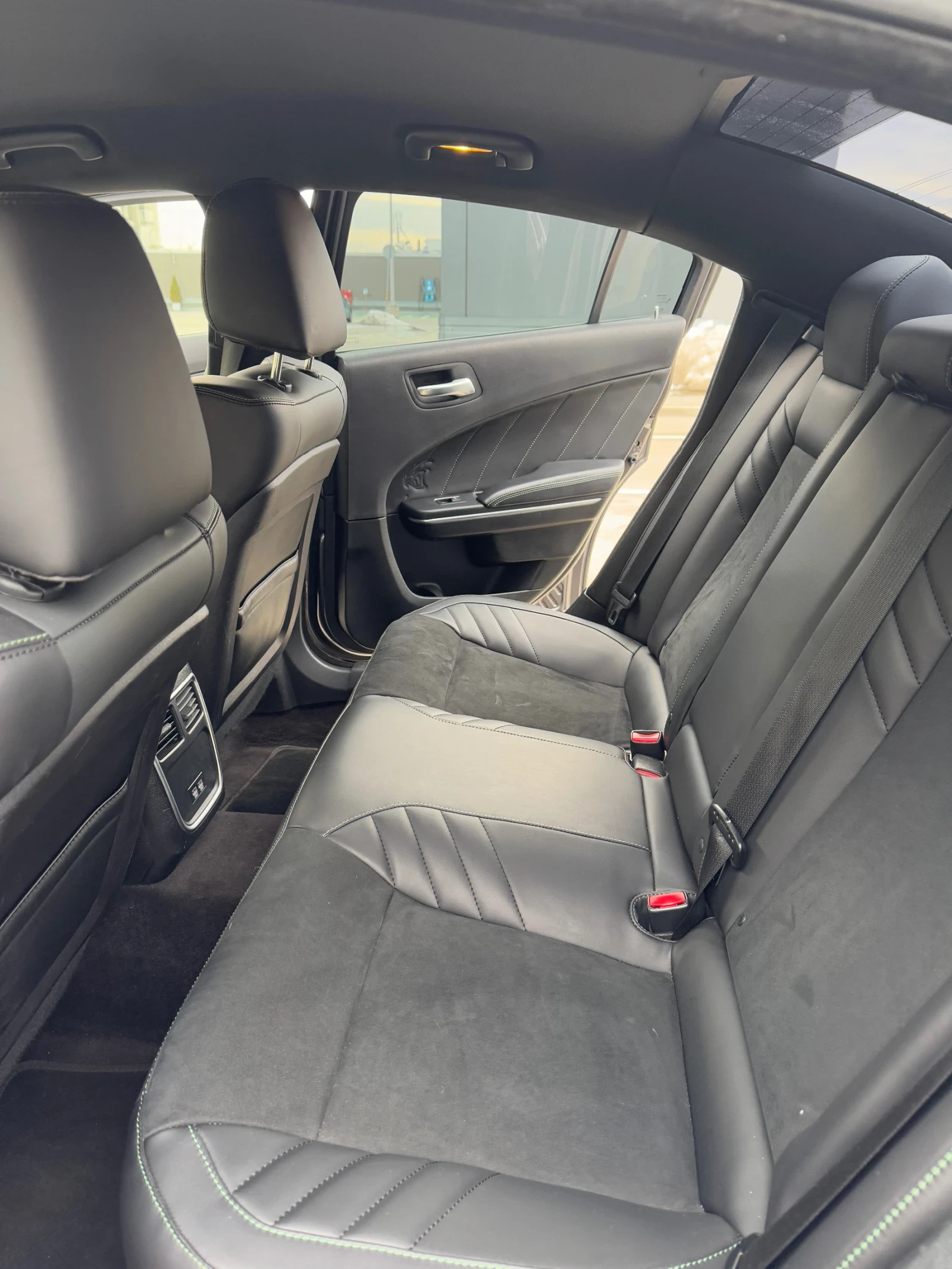 Dodge Charger, снимка 12 - Автомобили и джипове - 54392677