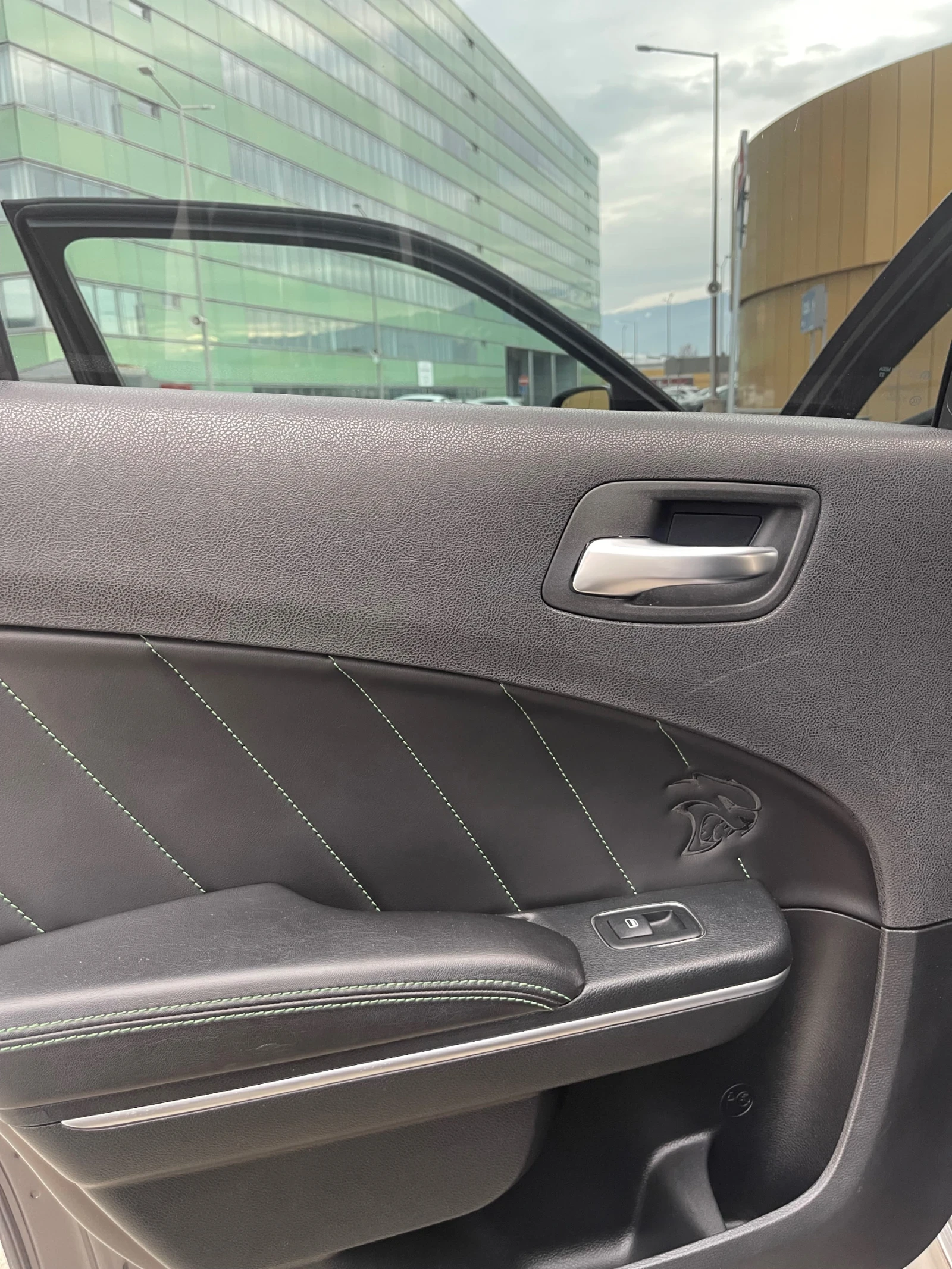 Dodge Charger, снимка 10 - Автомобили и джипове - 54392677