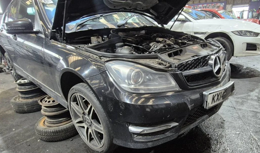 Mercedes-Benz E 250 2.2.3.0ЧАСТИ, снимка 8 - Автомобили и джипове - 54446735