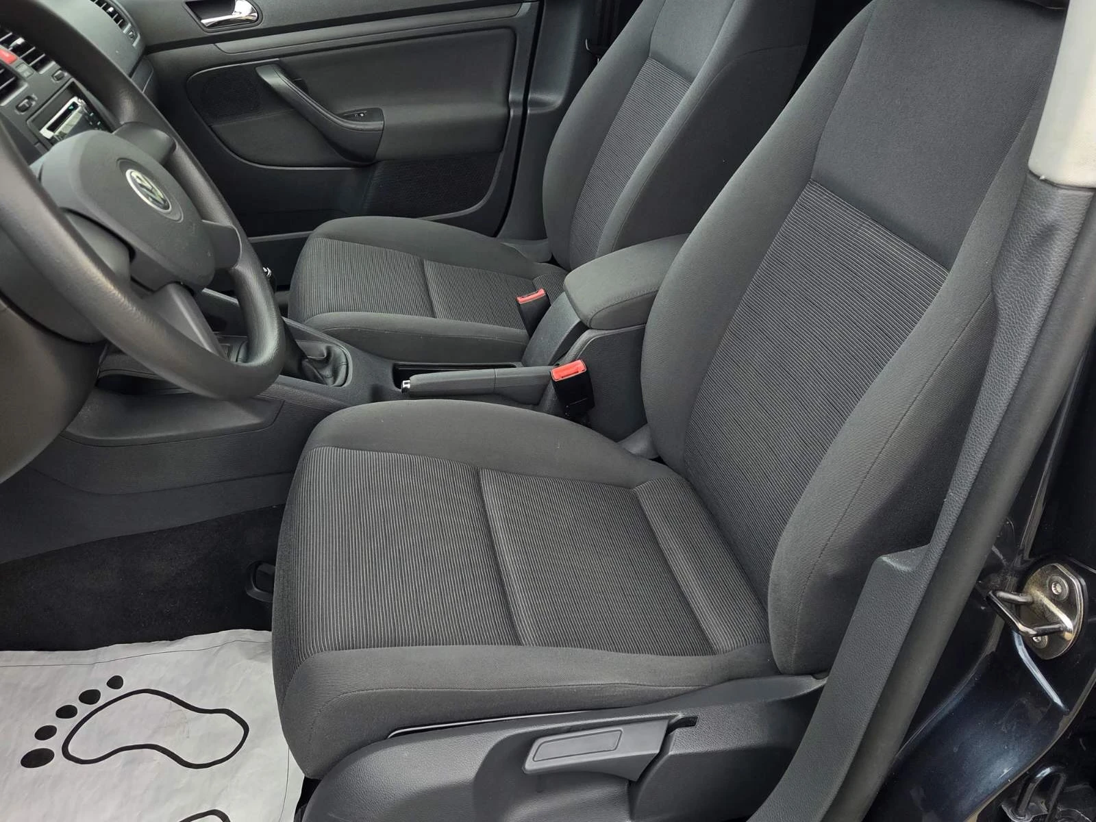 VW Golf 5 1.4 БЕНЗИН, снимка 9 - Автомобили и джипове - 54810685