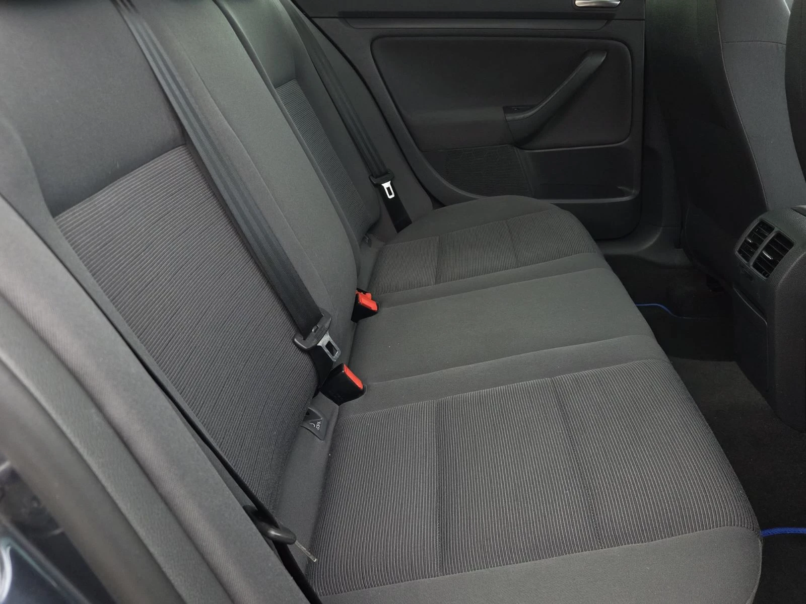 VW Golf 5 1.4 БЕНЗИН, снимка 10 - Автомобили и джипове - 54810685