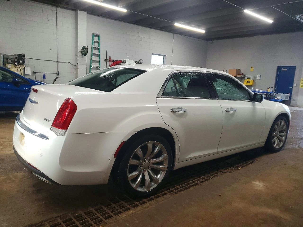 Chrysler 300c V6 LIMITED* ПАНOРАМА* DISTRONIC* БЯЛА ПЕРЛА, снимка 8 - Автомобили и джипове - 54997697