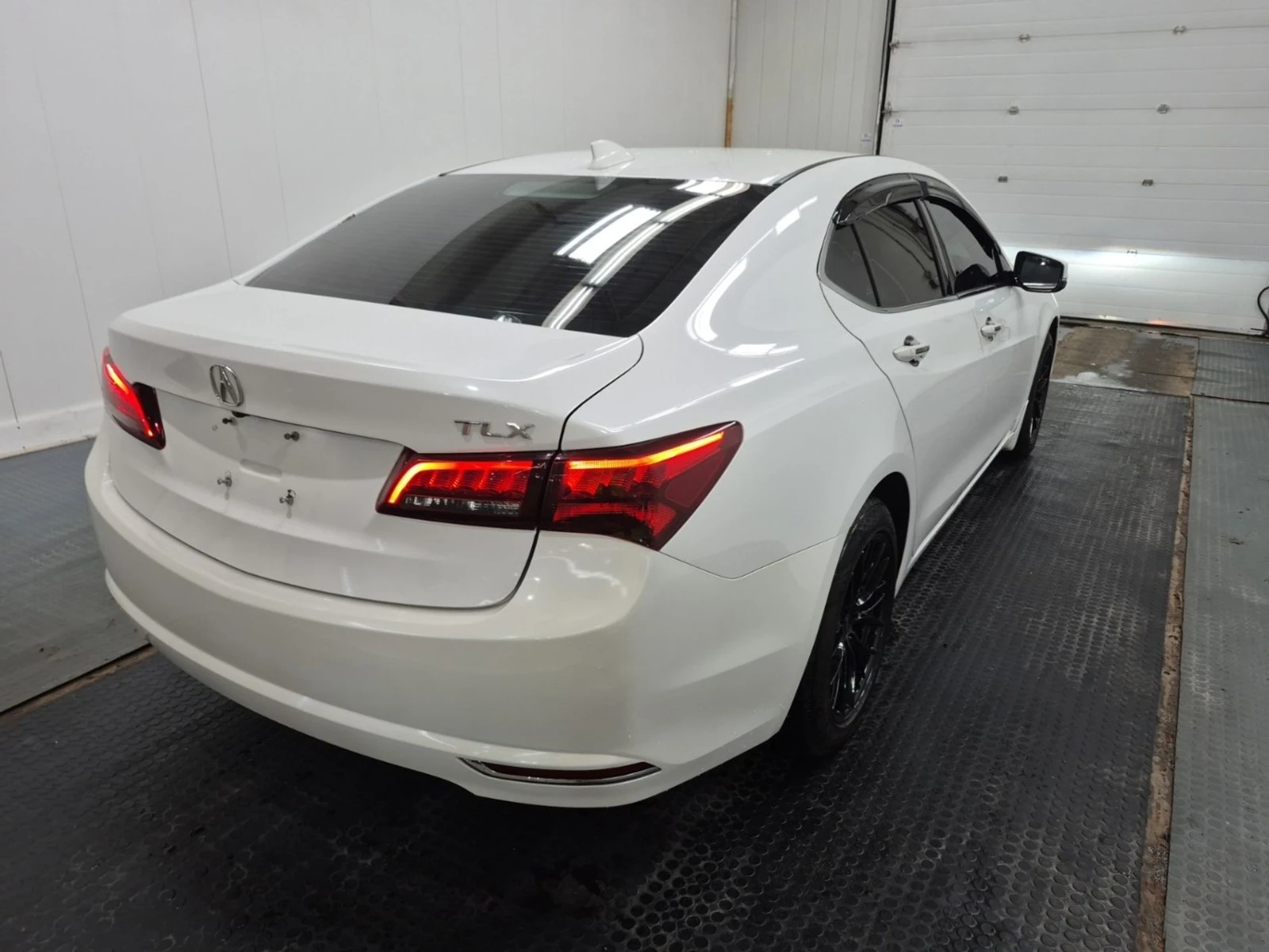 Acura TLX TECH Pack Автокредит Цена до България, снимка 4 - Автомобили и джипове - 55433949
