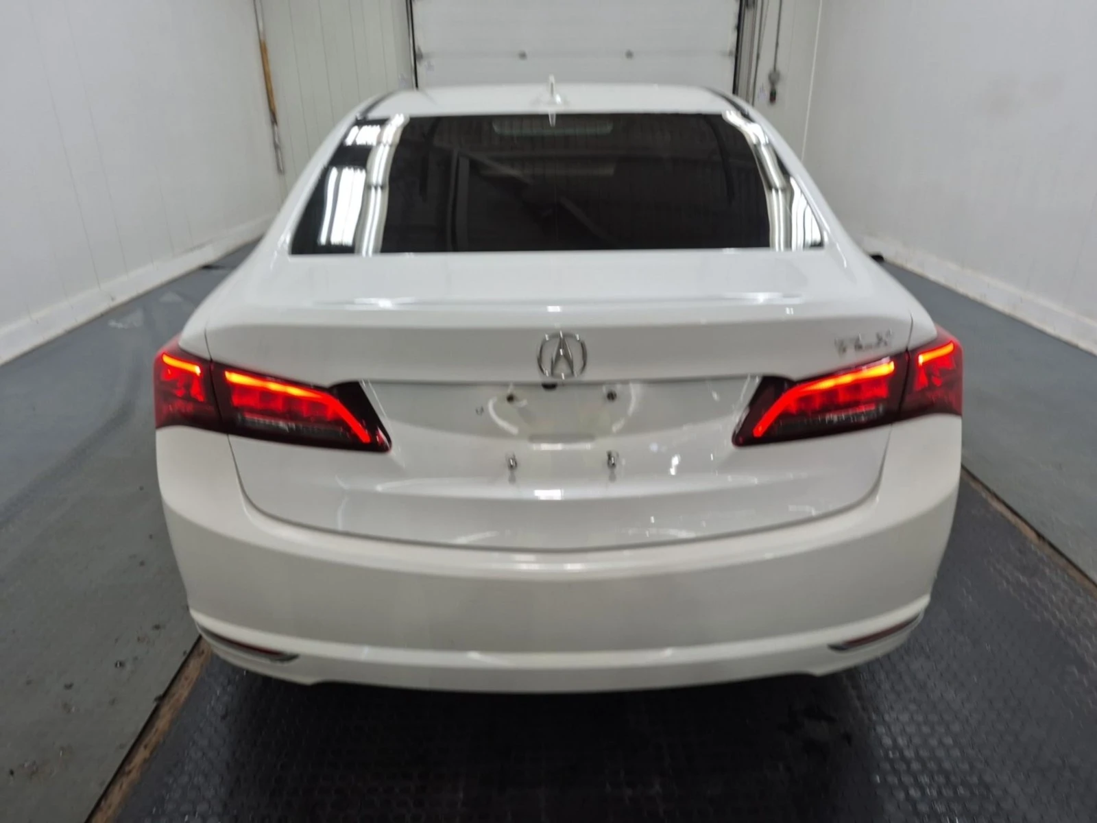 Acura TLX TECH Pack Автокредит Цена до България, снимка 5 - Автомобили и джипове - 55433949