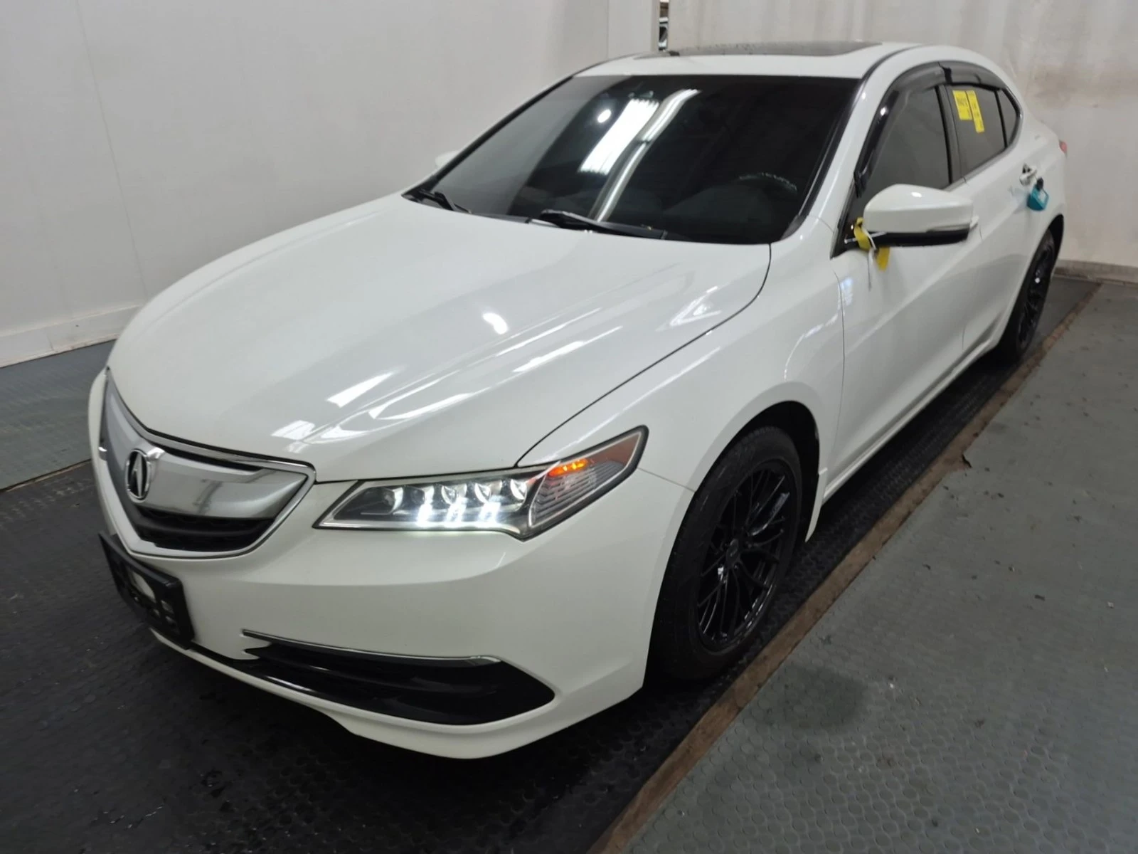 Acura TLX TECH Pack Автокредит Цена до България, снимка 3 - Автомобили и джипове - 55433949
