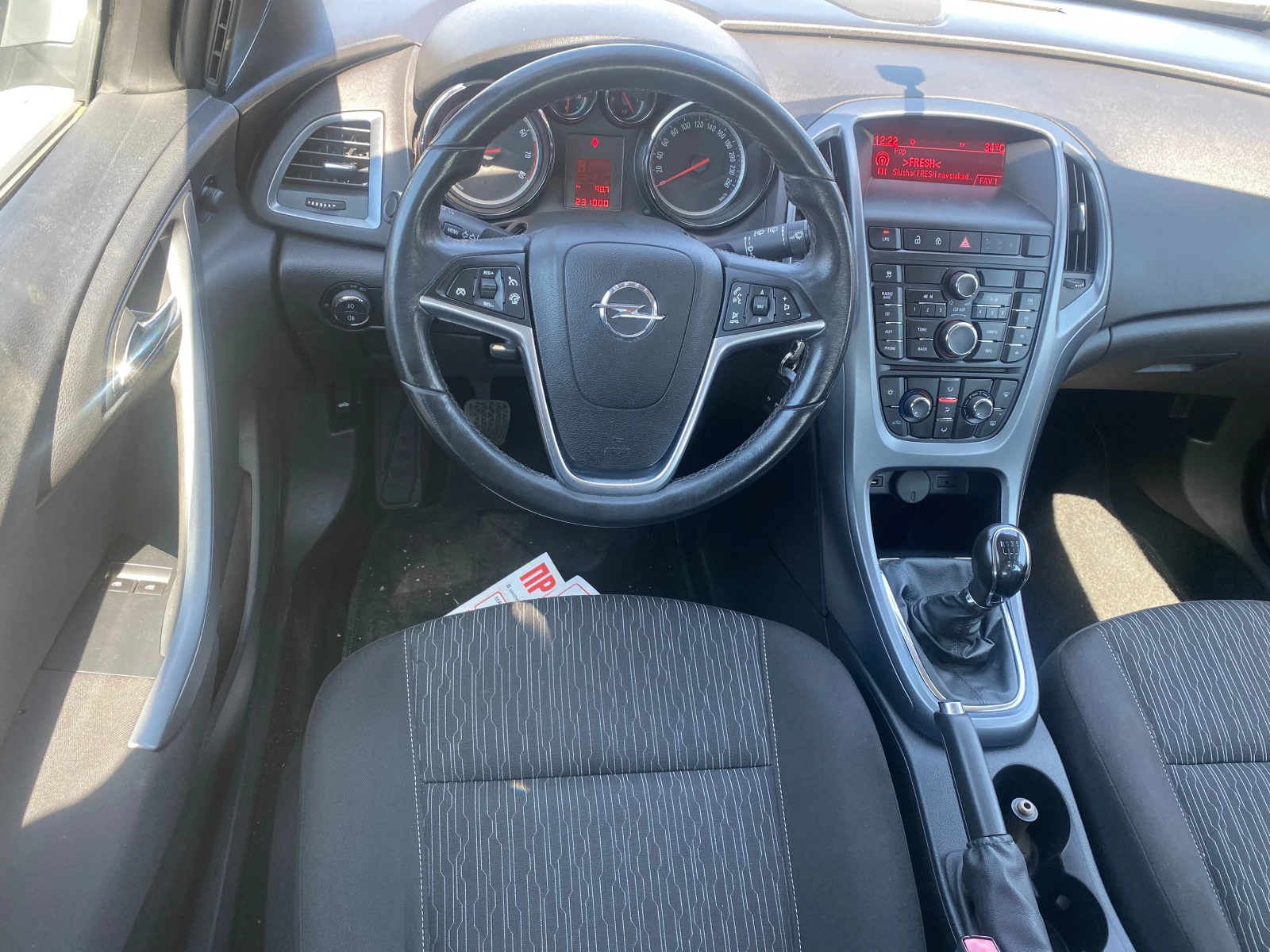 Opel Astra 1.4i Фабрична газ---БОНБОН---, снимка 7 - Автомобили и джипове - 55539085