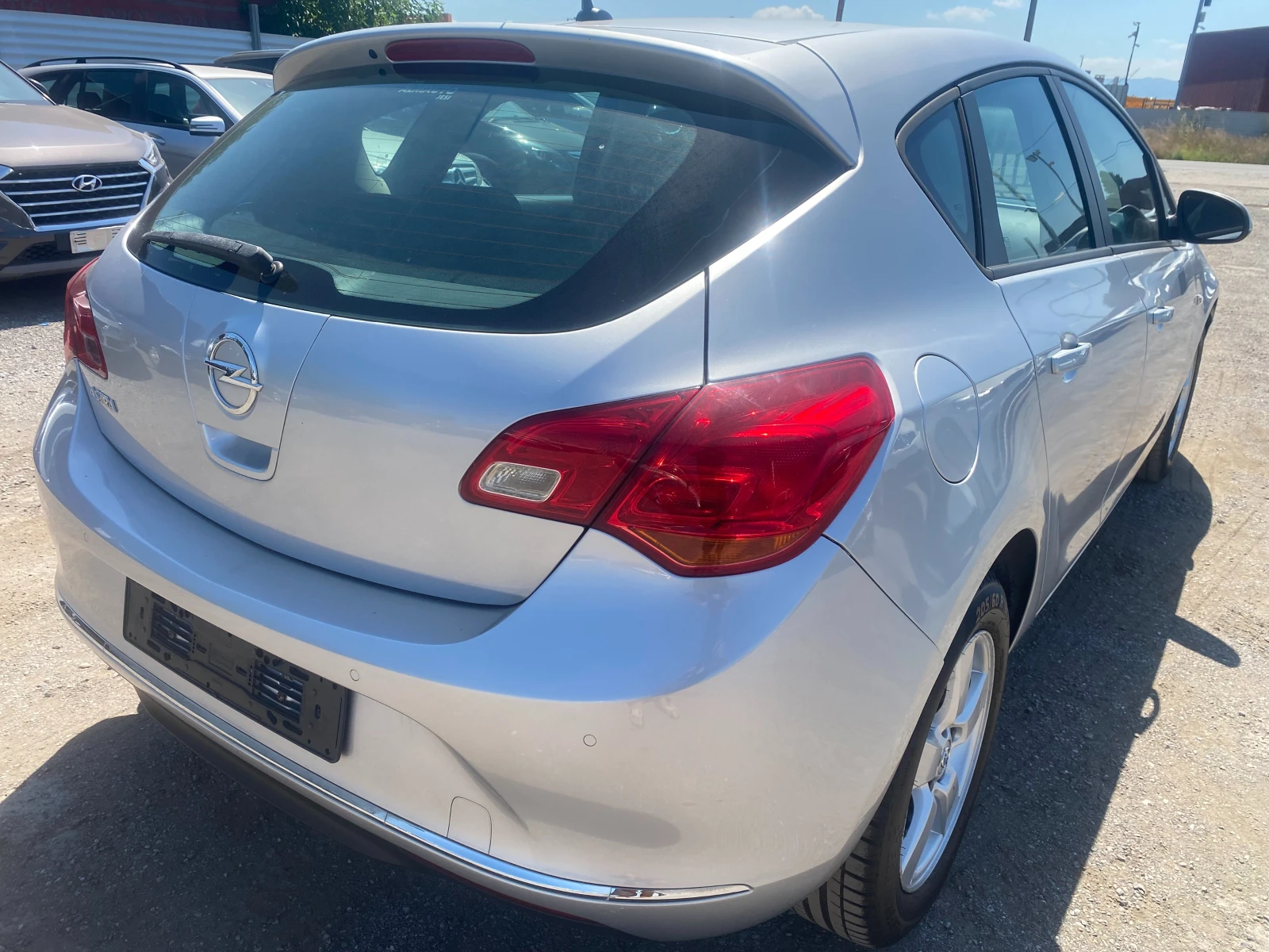Opel Astra 1.4i Фабрична газ---БОНБОН---, снимка 4 - Автомобили и джипове - 55539085