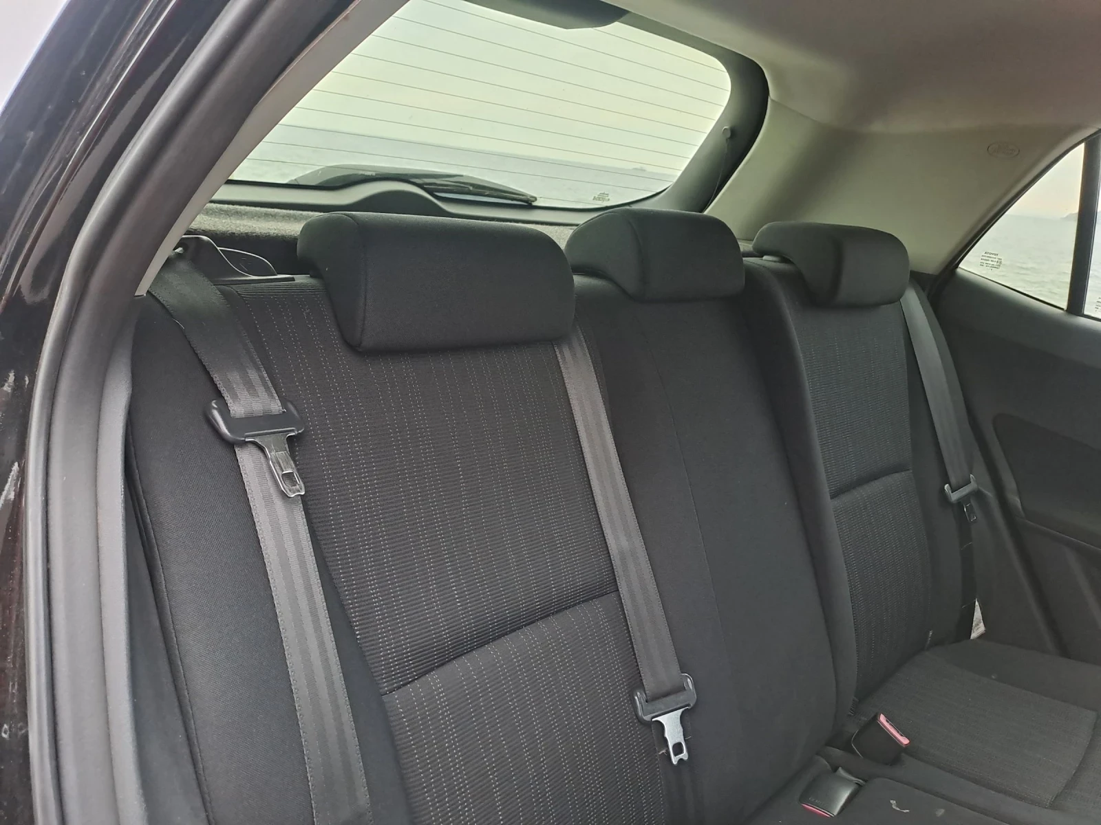 Toyota Auris, снимка 8 - Автомобили и джипове - 55581067
